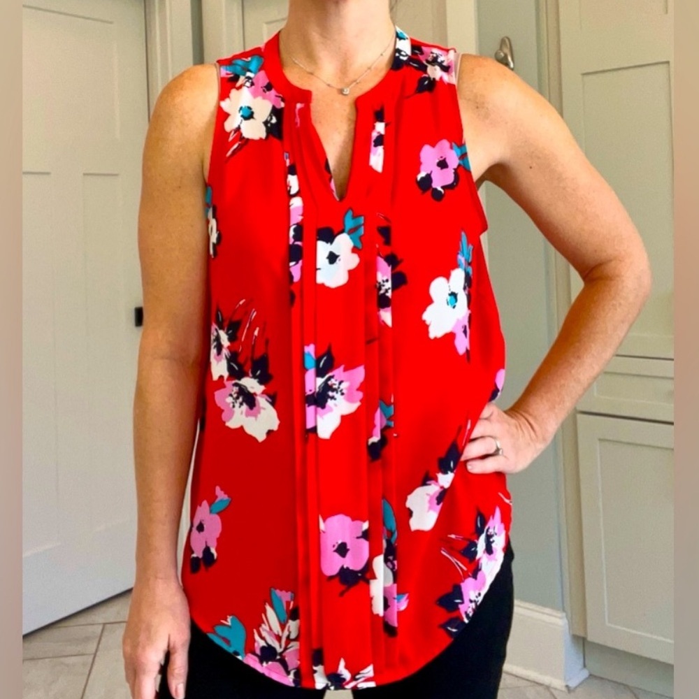 Market & Spruce Red Floral Sleeveless Blouse